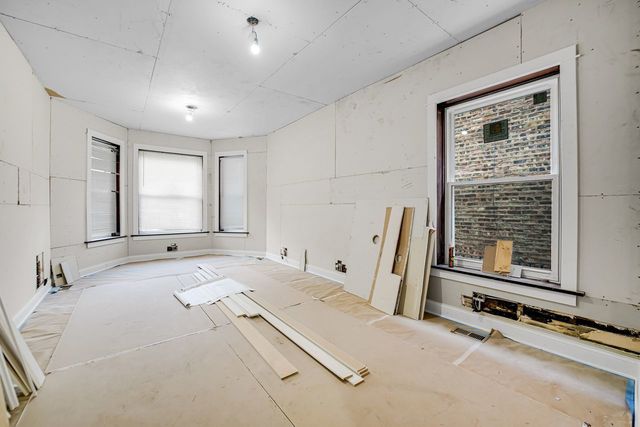 4339 W Monroe Street, Chicago, IL 60624
