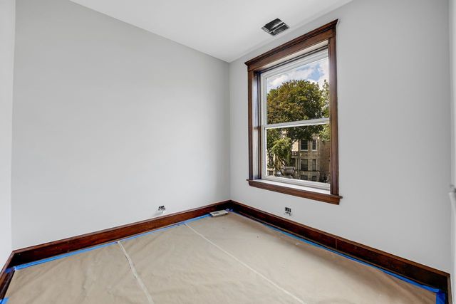 4339 W Monroe Street, Chicago, IL 60624