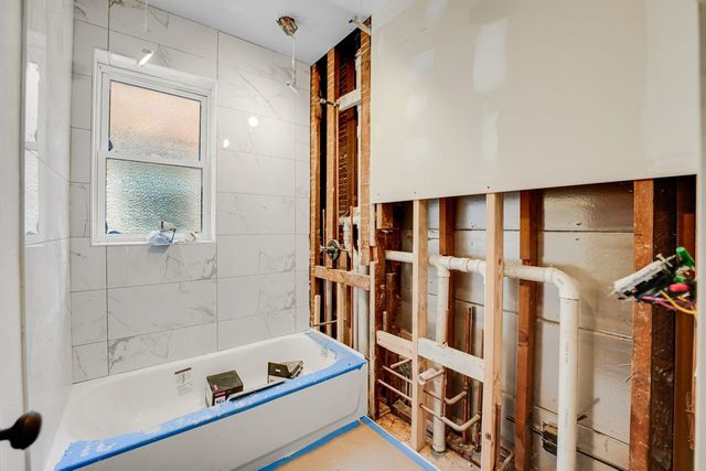 4339 W Monroe Street, Chicago, IL 60624