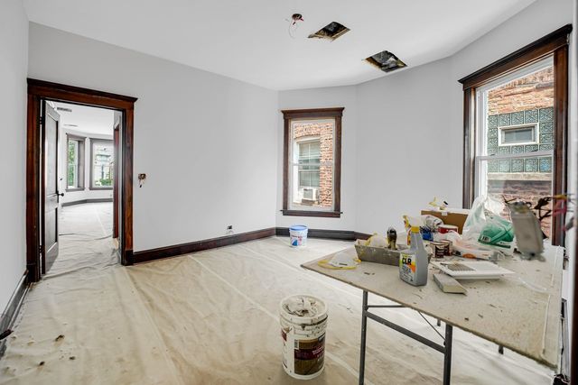 4339 W Monroe Street, Chicago, IL 60624