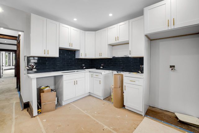 4339 W Monroe Street, Chicago, IL 60624