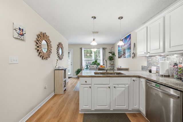 925 Scenic Oak Lane, Fort Walton Beach, FL 32547