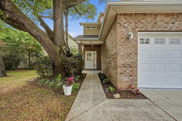 925 Scenic Oak Lane, Fort Walton Beach, FL 32547