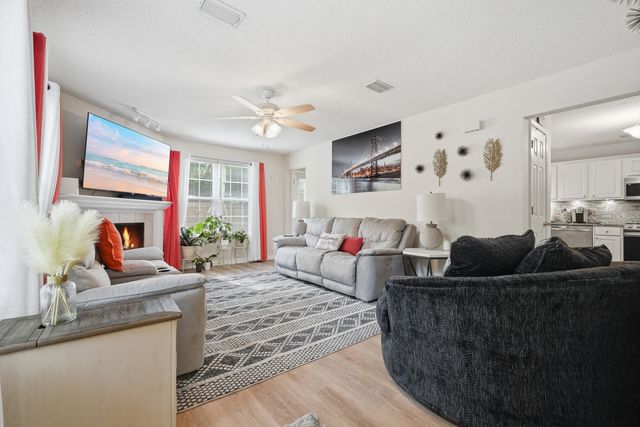 925 Scenic Oak Lane, Fort Walton Beach, FL 32547