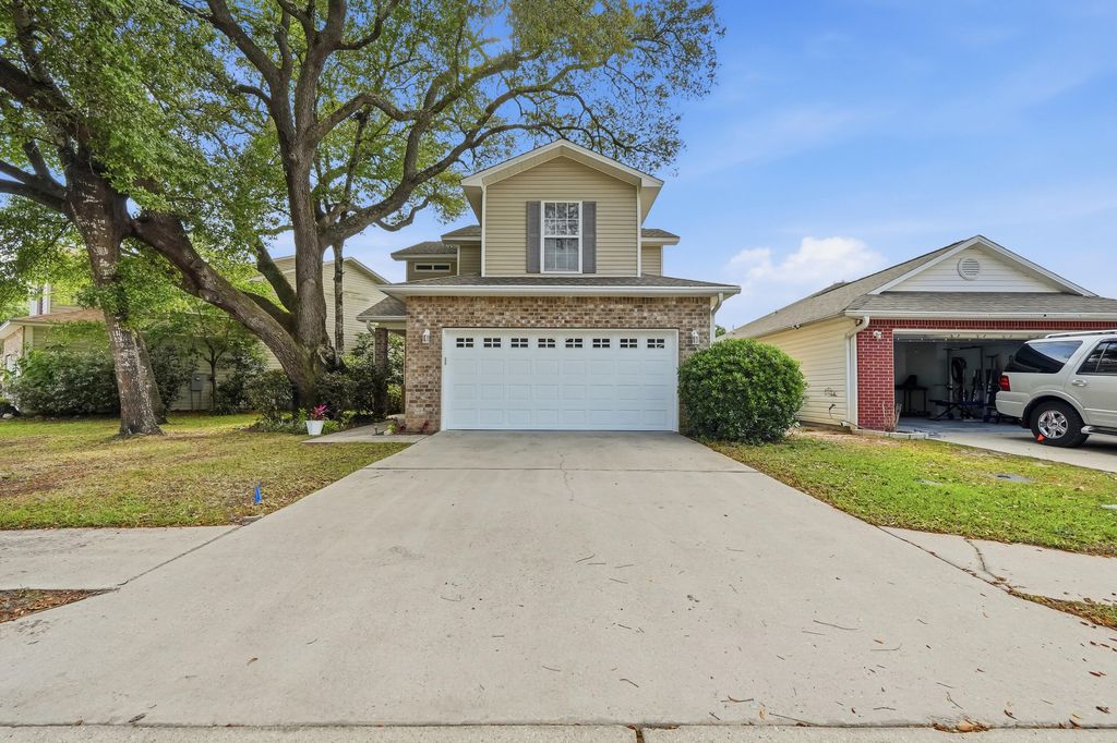 925 Scenic Oak Lane, Fort Walton Beach, FL 32547