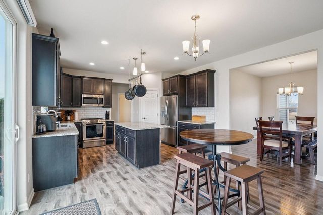 609 Westlawn AVENUE, Mukwonago, WI 53149