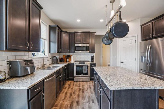 609 Westlawn AVENUE, Mukwonago, WI 53149