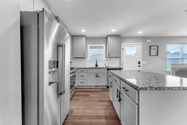 1444 E Macon Street, Republic, MO 65738