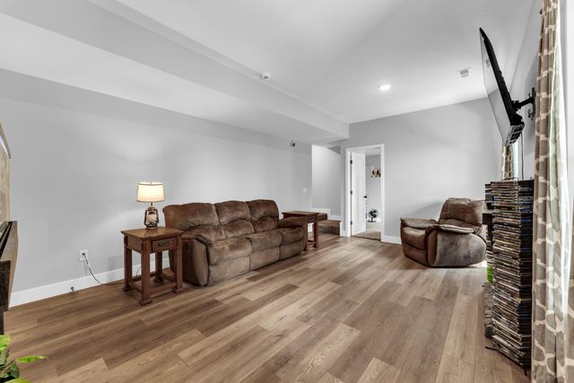 1444 E Macon Street, Republic, MO 65738