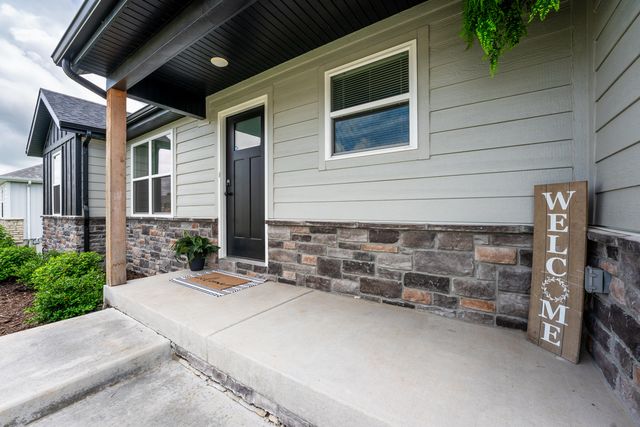 1444 E Macon Street, Republic, MO 65738