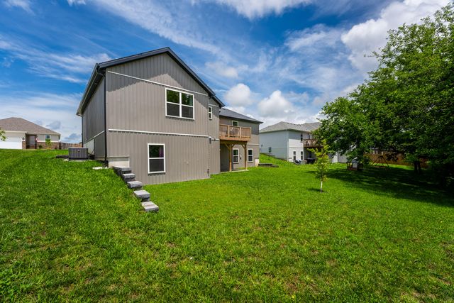 1444 E Macon Street, Republic, MO 65738