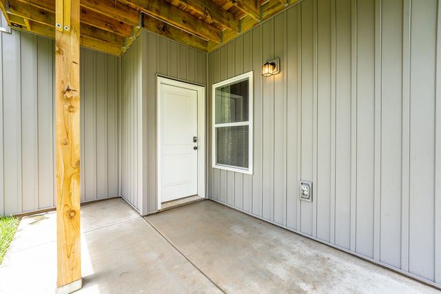 1444 E Macon Street, Republic, MO 65738