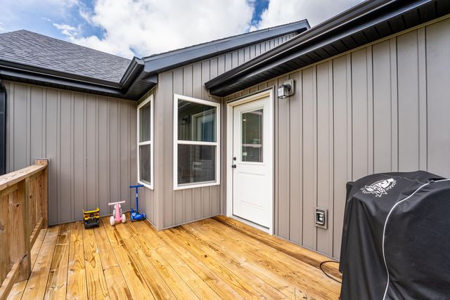 1444 E Macon Street, Republic, MO 65738