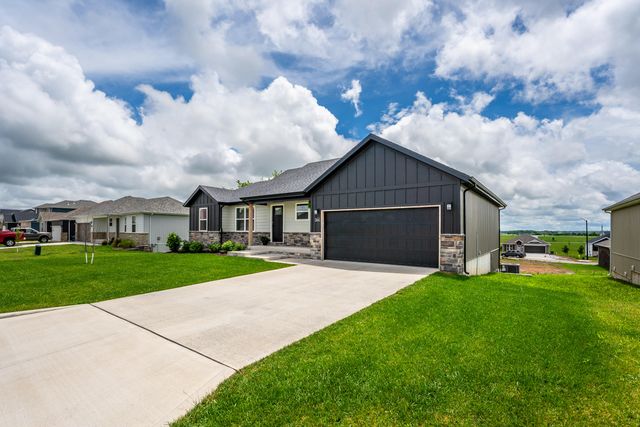 1444 E Macon Street, Republic, MO 65738
