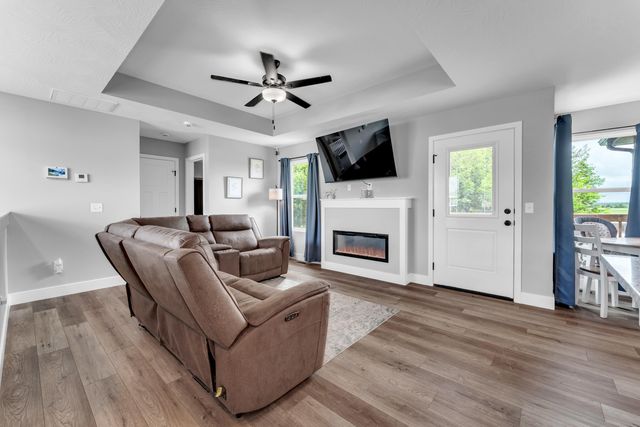 1444 E Macon Street, Republic, MO 65738