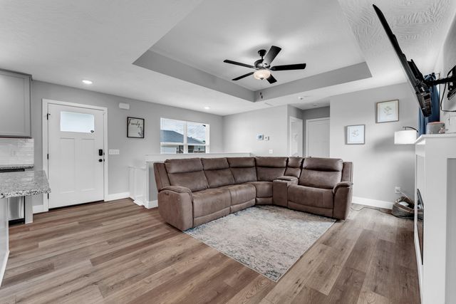 1444 E Macon Street, Republic, MO 65738