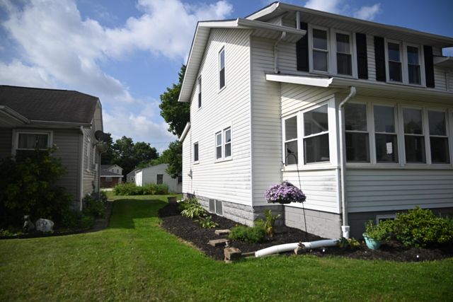 245 Cambria Street, Newark, OH 43055