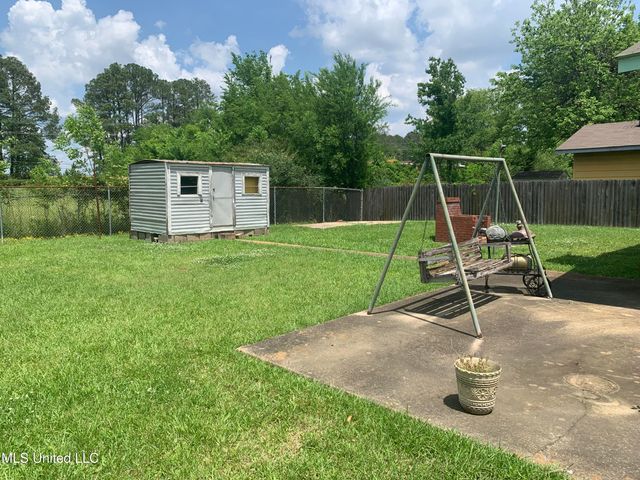 1360 Brinkley Drive, Jackson, MS 39213