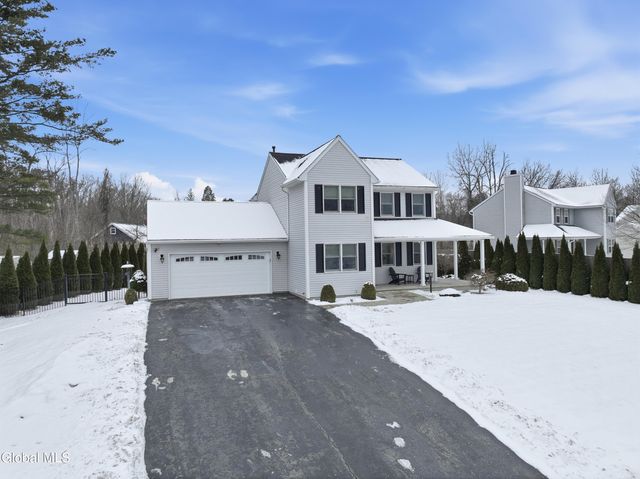 4 Kings Mill Court, Colonie, NY 12205