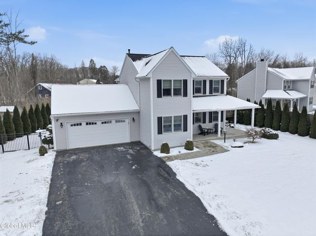 4 Kings Mill Court, Colonie, NY 12205