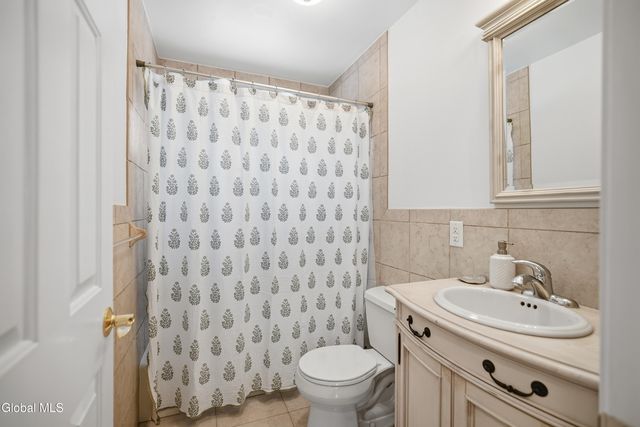 4 Kings Mill Court, Colonie, NY 12205