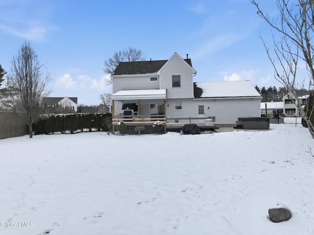 4 Kings Mill Court, Colonie, NY 12205