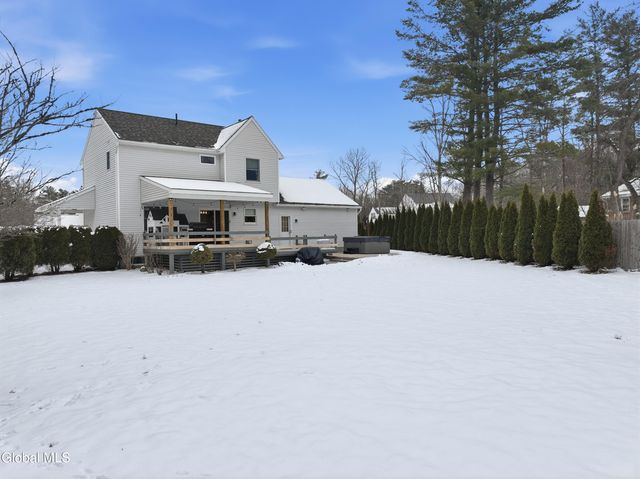 4 Kings Mill Court, Colonie, NY 12205