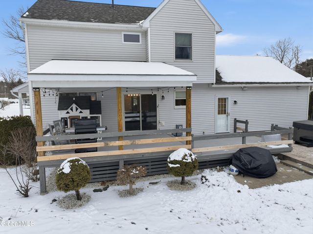 4 Kings Mill Court, Colonie, NY 12205