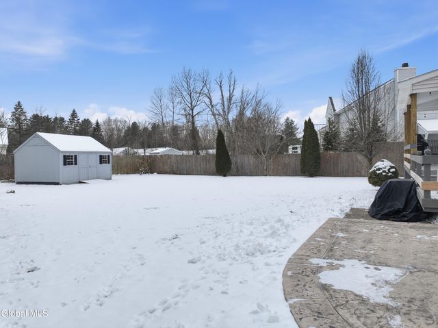 4 Kings Mill Court, Colonie, NY 12205