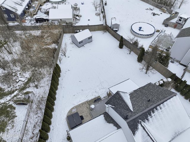 4 Kings Mill Court, Colonie, NY 12205