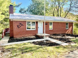 400 Center Road, Boonville, IN 47601