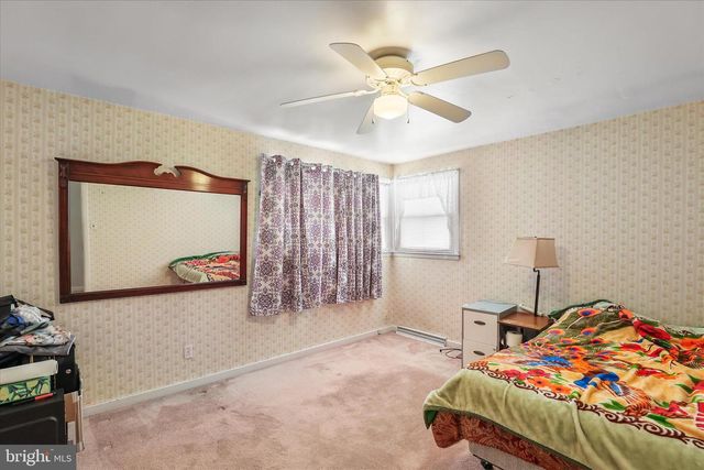 2430 BRADFORD DR, York, PA 17402