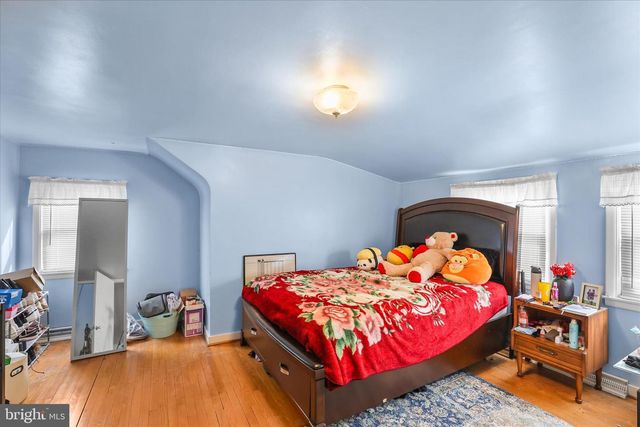 2430 BRADFORD DR, York, PA 17402