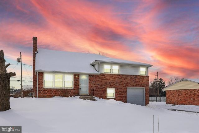 2430 BRADFORD DR, York, PA 17402