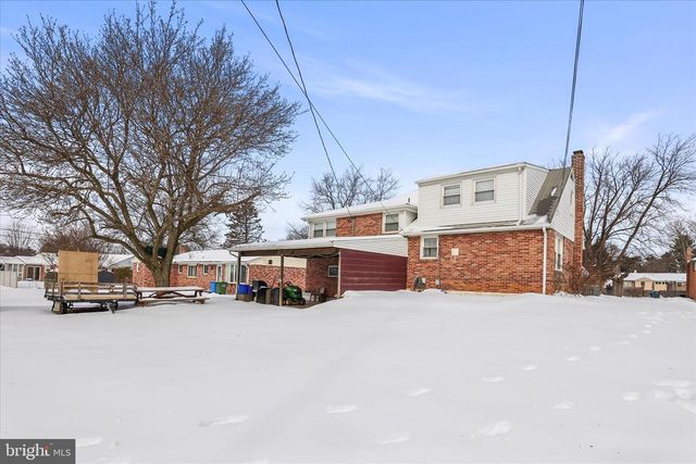 2430 BRADFORD DR, York, PA 17402