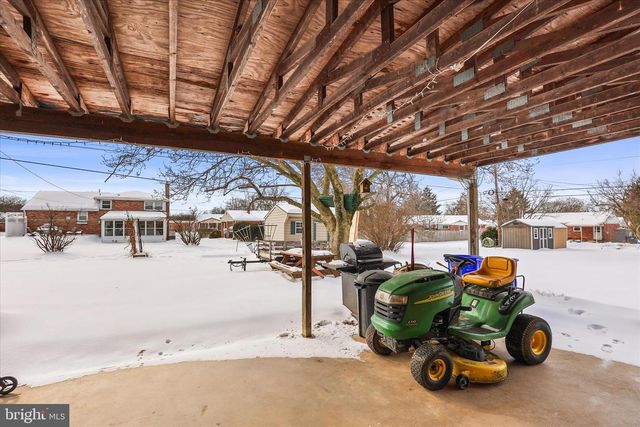 2430 BRADFORD DR, York, PA 17402