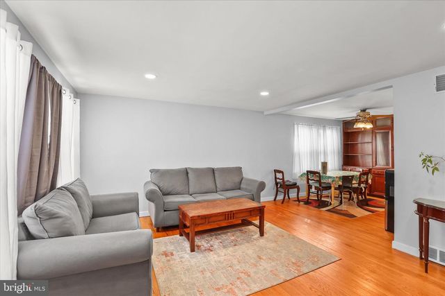 2430 BRADFORD DR, York, PA 17402