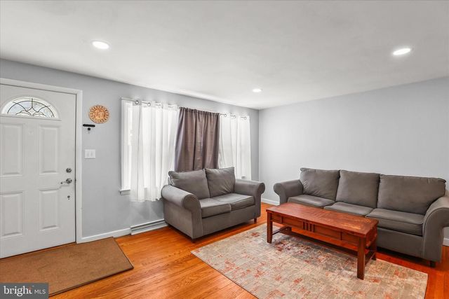 2430 BRADFORD DR, York, PA 17402