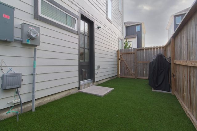 2204 Penny Derrick Lane, Houston, TX 77055