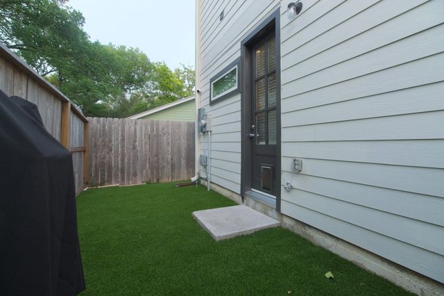 2204 Penny Derrick Lane, Houston, TX 77055