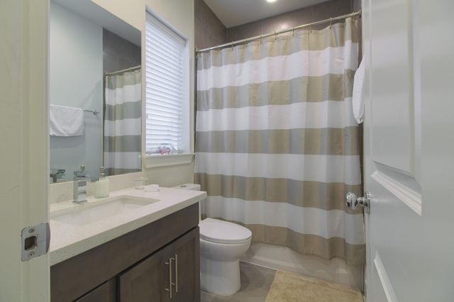 2204 Penny Derrick Lane, Houston, TX 77055