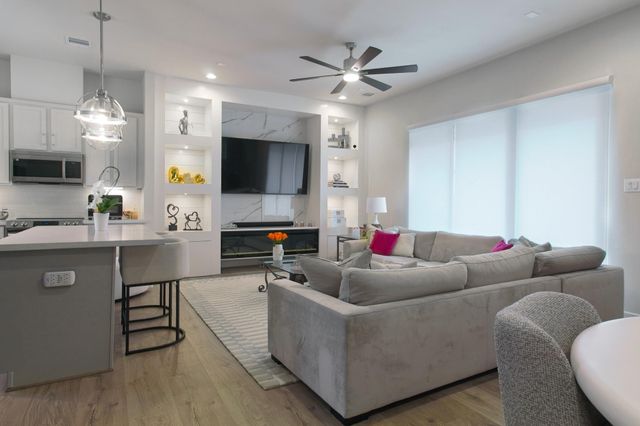 2204 Penny Derrick Lane, Houston, TX 77055
