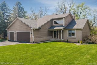 501 Alexander Drive, Walled Lake, MI 48390