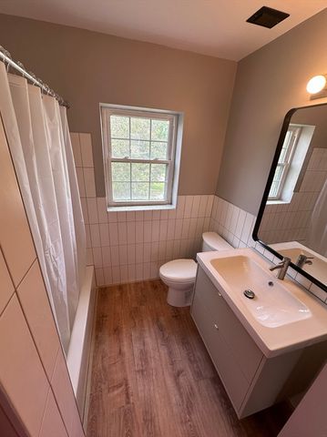 194 Lake Ave 2, Boston, MA 02135