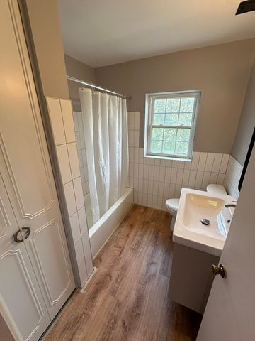194 Lake Ave 2, Boston, MA 02135