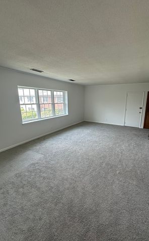 194 Lake Ave 2, Boston, MA 02135