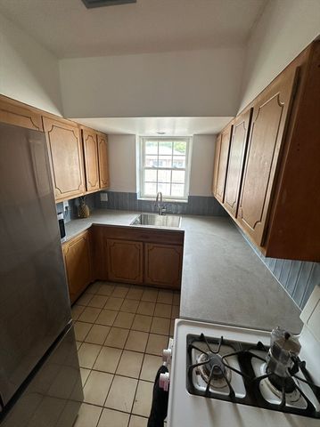 194 Lake Ave 2, Boston, MA 02135