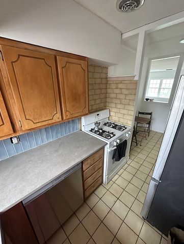 194 Lake Ave 2, Boston, MA 02135