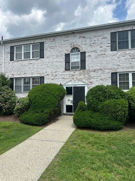194 Lake Ave 2, Boston, MA 02135