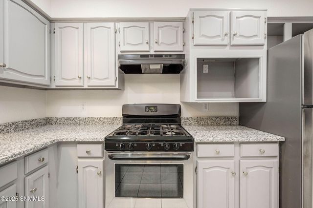 740 Lariat Drive, Las Cruces, NM 88011